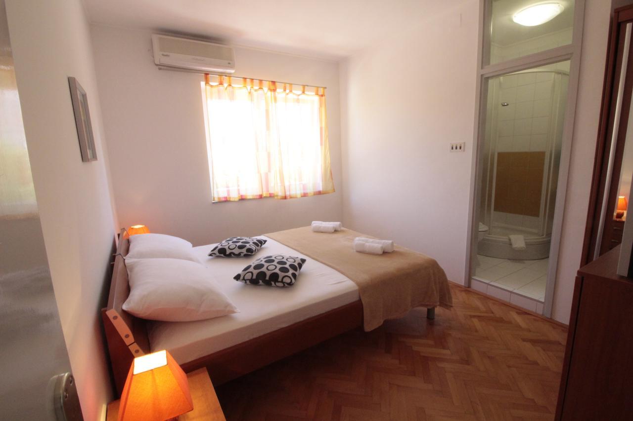 Studios & Rooms Fiesta Novalja Dış mekan fotoğraf