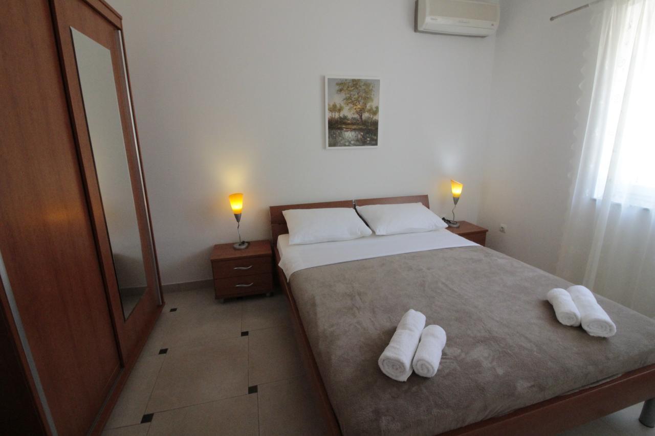 Studios & Rooms Fiesta Novalja Dış mekan fotoğraf