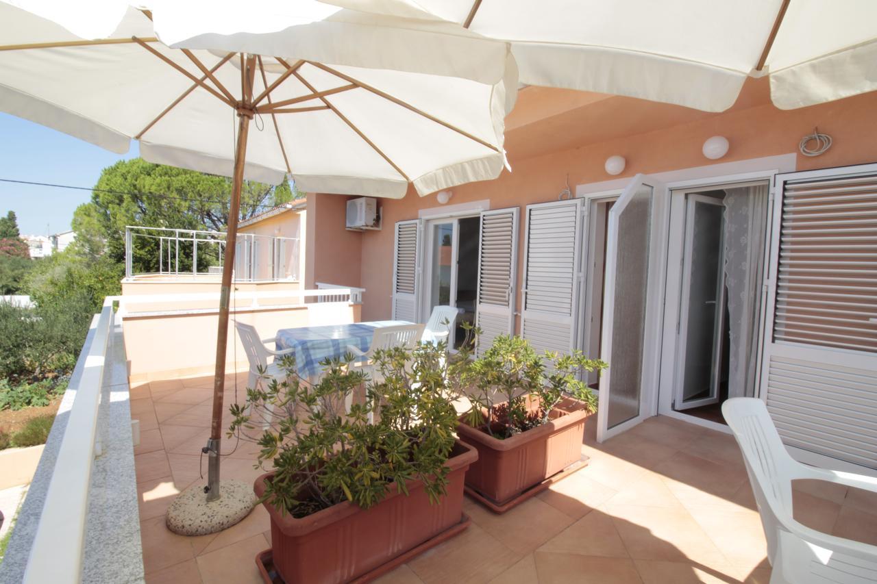 Studios & Rooms Fiesta Novalja Dış mekan fotoğraf