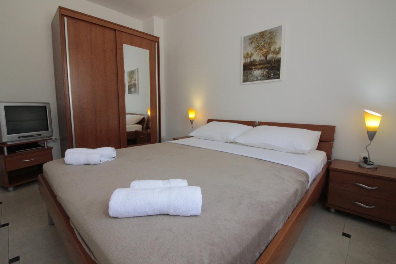 Studios & Rooms Fiesta Novalja Dış mekan fotoğraf